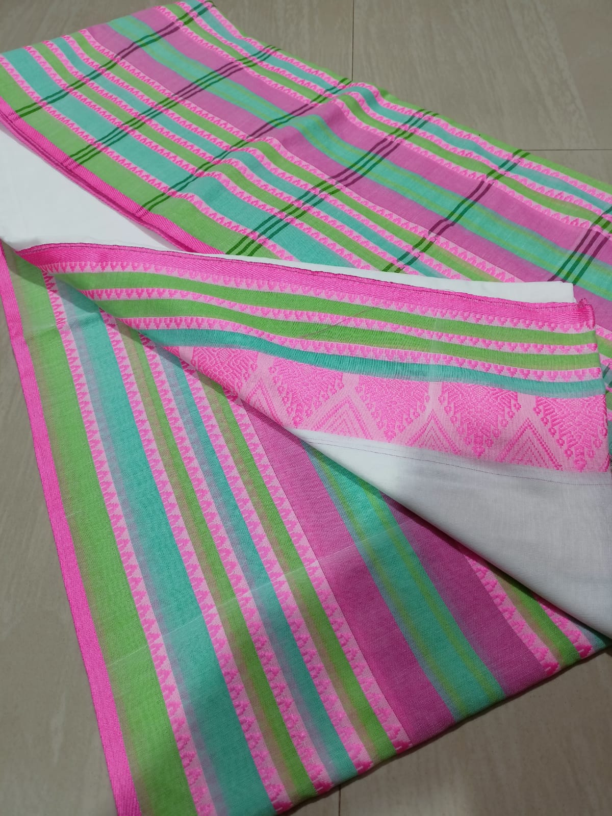 😍 *Begampuri Handloom Saree