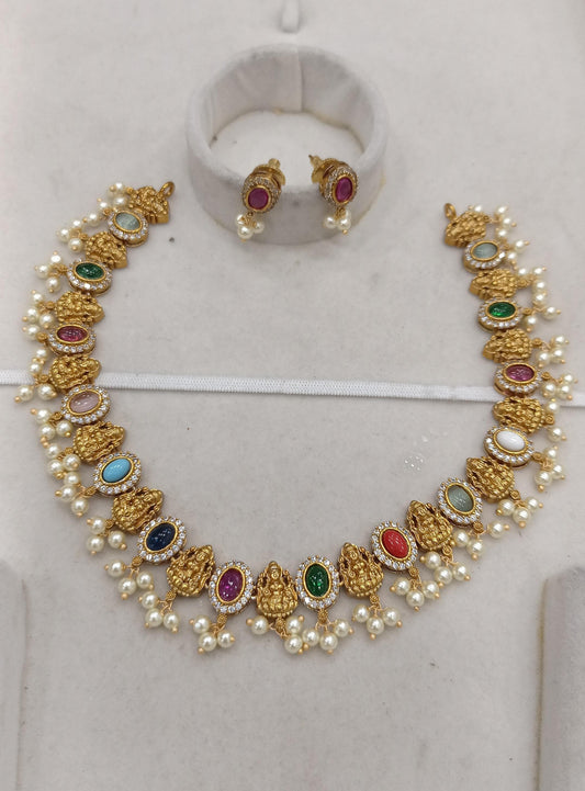 Beautiful Multicolour choker set