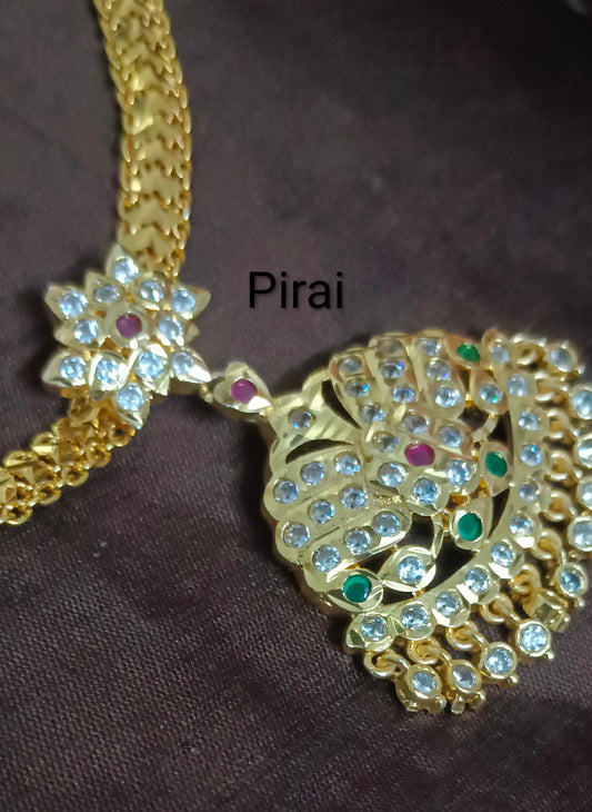 Traditional Addigai with white red and green stone